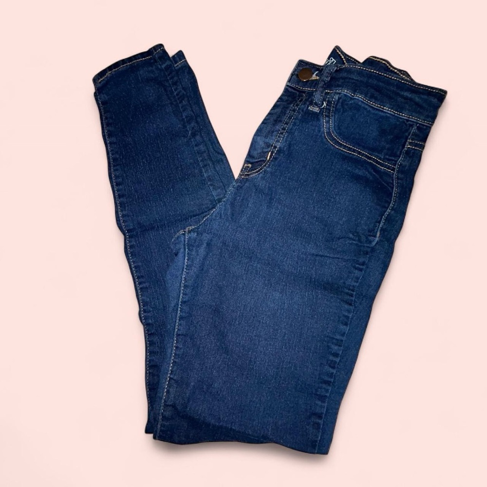 Dark wash skinny jeans